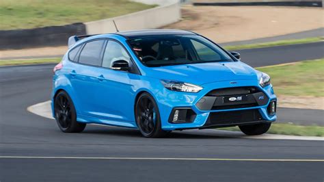 Head To Head Honda Civic Type R Vs Ford Focus RS