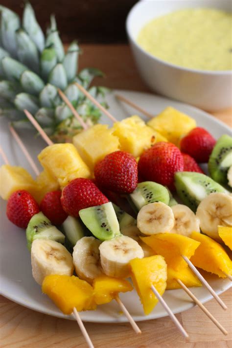 Brochetas De Fruta Con Salsa De Mango Y Yogurt El Sabor De Lo Bueno