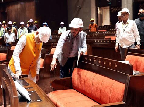 Pm Modi Surprise Visit New Parliament Building Inspects Various Works