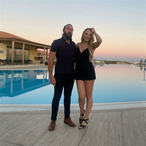 Sophie Lloyd (Guitarist) Bio, Age, Boyfriend, Husband & Career ...
