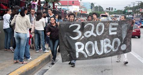 Grupo Protesta Contra Aumento De Tarifa De Nibus Em S O Paulo