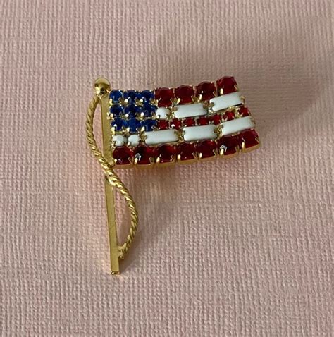 Vintage American Flag Brooch Rhinestone Flag Brooch Gem