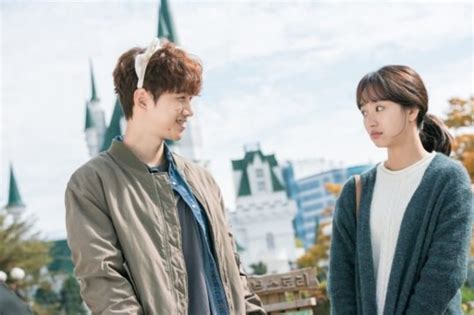 Junho Y Won Jin Ah Van A Una Adorable Cita En “just Between Lovers