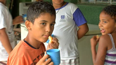 Vídeo Aulas são prejudicadas por falta de merenda em escola pública