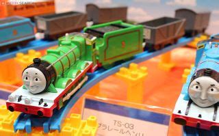 TAKARATOMY Takara Tomy Thomas Friends TS 03 Plarail Henry Model Train