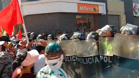 Manifestantes Intentaron Llegar Hasta La Parada Militar En Arequipa Y