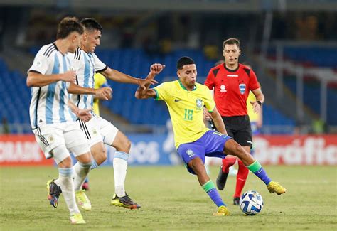 Alexsander De Titular Sele O Sub Est Escalada Para Enfrentar