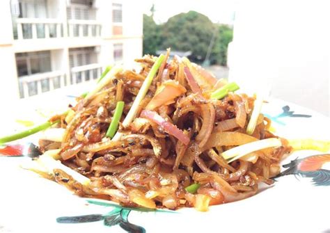 Caramelized Spicy Anchovies Ikan Bilis Recipe By Lee Goh Cookpad