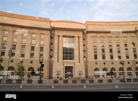 Ronald reagan federal building hi-res stock photography and images - Alamy