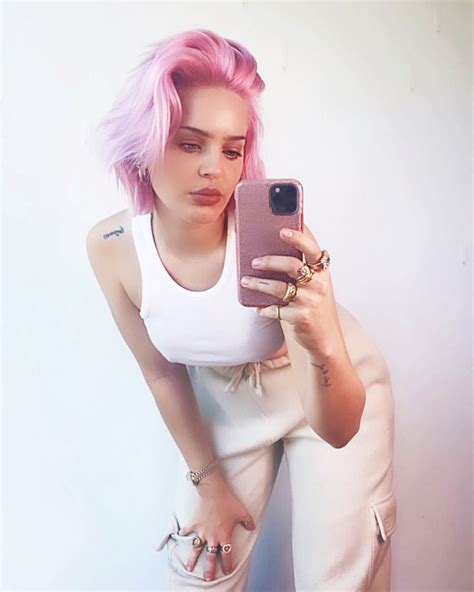 Anne Marie On Instagram Is It 2021 Yet” Pink Hair Model Hair