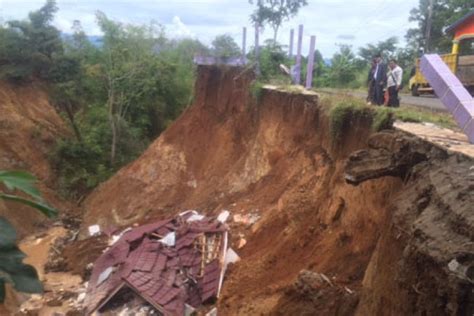 Tambang Emas Di Kotabaru Longsor 6 Orang Tewas