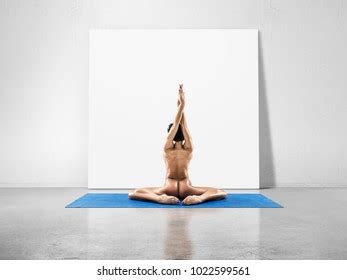 Beautiful Naked Woman Perfect Body Practicing Stock Photo 1022599561
