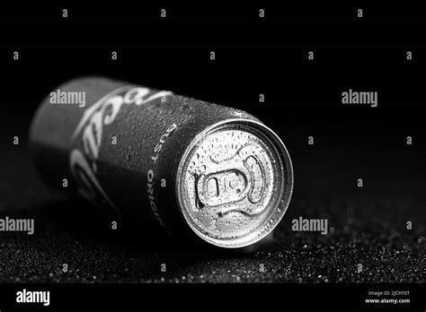 Flasche Coca Cola Schwarzwei Stockfotos Und Bilder Alamy