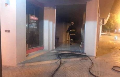 Da Os Materiales En Principio De Incendio En Una Peluquer A