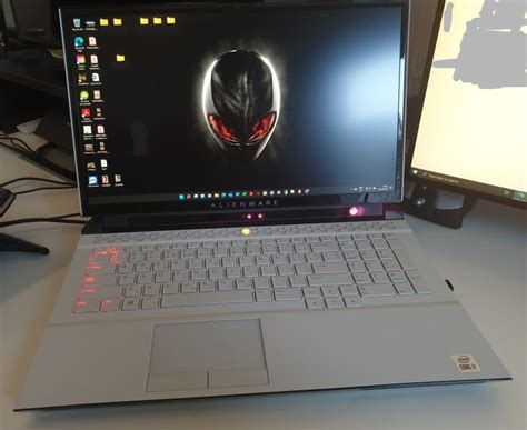 DELL Alienware Area 51m R2 I7 10700 4 8GHz 16GBram 512gb SSD 1TB HDD