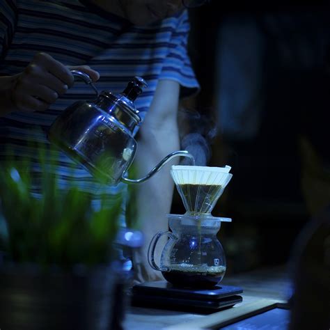 making coffee kaffahshots