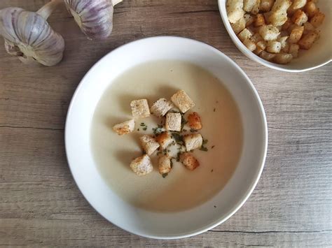 Zupa Czosnkowa Najlepszy Przepis Strona Kuchni