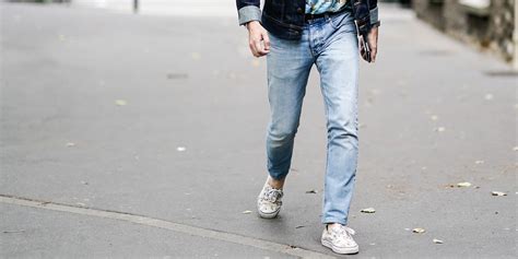 How To Wear Light Wash Jeans