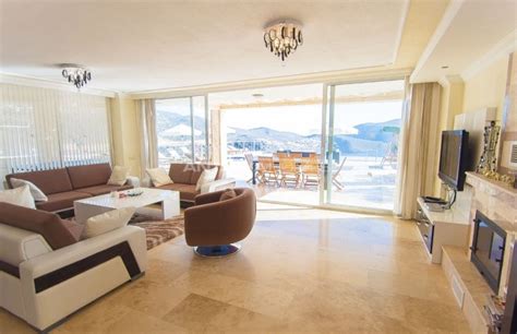 Kalkan da Büyüleyici Deniz Manzaralı Eşyalı Villa