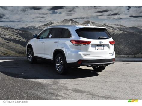 Blizzard Pearl White Toyota Highlander Xle Awd Photo