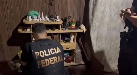 Um Homem Que Cumpre Pena Em Regime Domiciliar Pelo Crime De Roubo