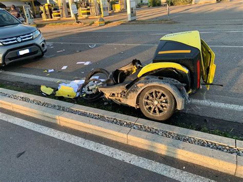 Incidente A Caravaggio A Terra Lo Scooter Delle Poste