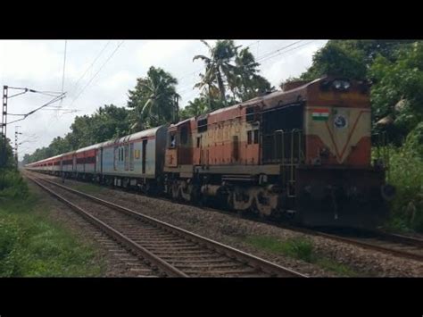 Rare Scene ERS WDM3A 14051 With 06002 Nizamuddin Thiruvananthapuram