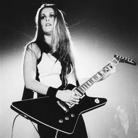 Lita Ford The Runaways Female Guitarist Female Singers Pop Punk