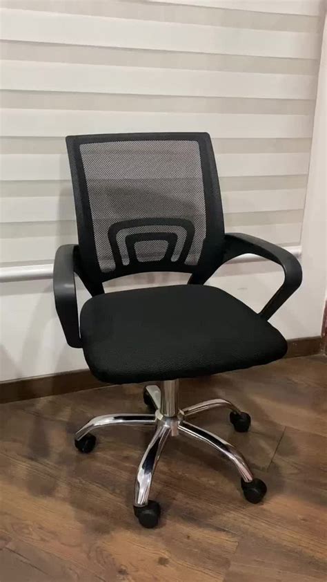 Silla Ejecutiva Magnux Ergonómica Negra Con Tapizado Mesh Color Negro