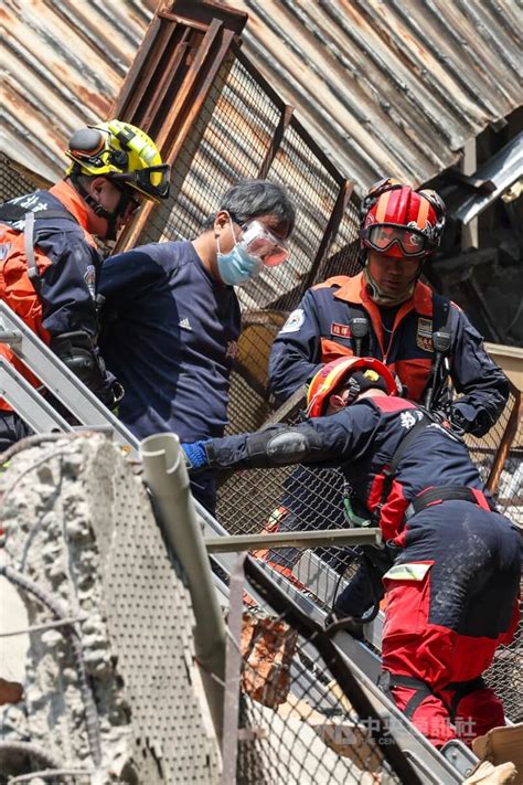 花蓮地震釀中和倉庫坍塌 結構技師：新北男躲安全角落幸運獲救 生活 中央社 Cna