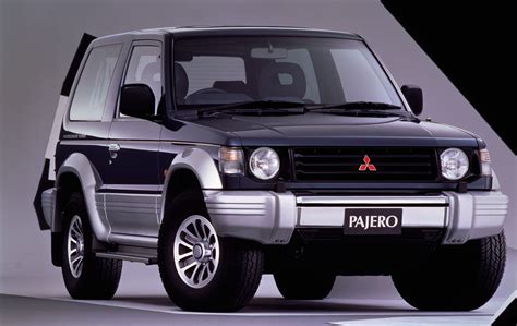 mitsubishi pajero metal top jp spec  black mitsubishi pajero