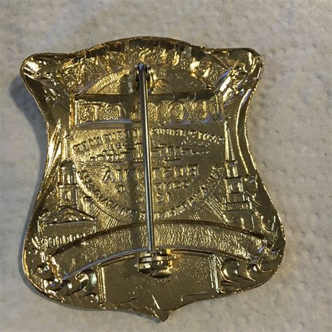 Collectors Badges Auctions Boston Massachusetts Police Detective Badge