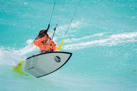 Kitesurfing in Barbados | Holidays and Travel Guides » Caribbean » Barbados | Free Kitesurfing ...