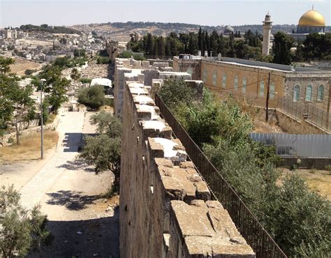 Nehemiahs Wall Jerusalem 101