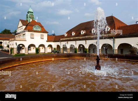 Deutschland Hessen Bad Nauheim Sprudelhof Mit Thermalbrunnen Gro Er