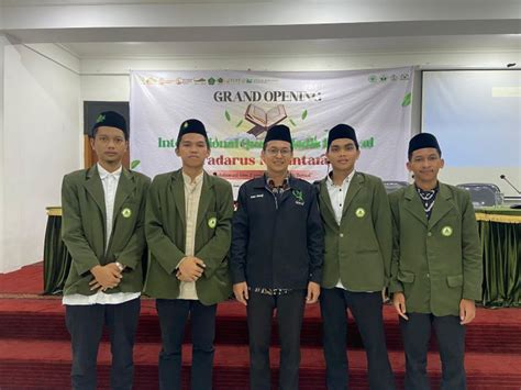 Pengurus Dema Stkq Hadiri Grand Opening Tadarus Nusantara Ke Viii