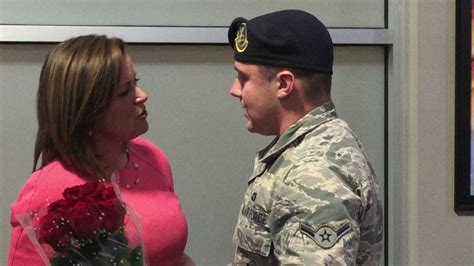 Airman Surprises News Anchor Mom Milwaukee Youtube