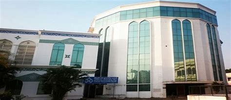 Mop Vaishnav College Ranking Courses Fees Contact Details