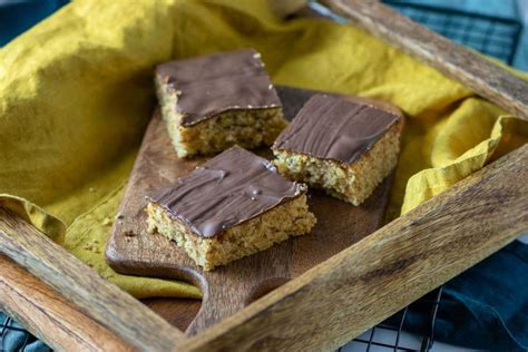 So Einfach Backst Du Den Leckeren Saftigen Nuss Marzipankuchen