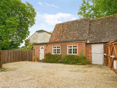 2 Bed Detached House To Rent In Main Road Ogbourne St Andrew