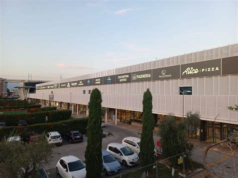 Desenzano Il Centro Commerciale Le Vele A Nuovo Senza Tetto Bsnews It