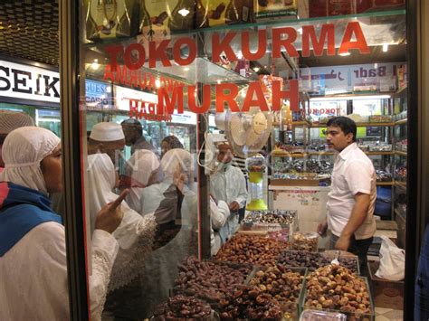 BELANJA DI BALAD ANTARA Foto