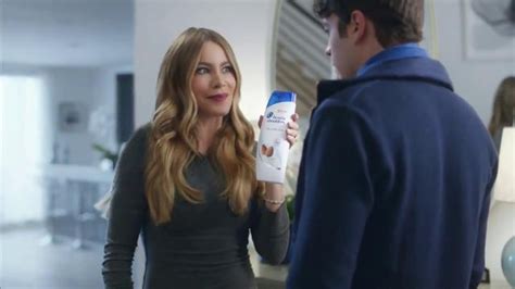 Head & Shoulders Dry Scalp Care TV Commercial, 'Winter' Featuring Sofia ...