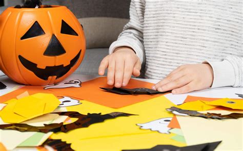 Manualidades de Halloween terroríficas para niños 7 ideas fáciles y