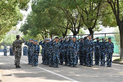 “迷彩军训，青春无悔”——互联网与通信学院军训进行时 安徽机电职业技术学院