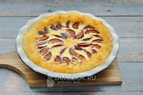 Пирог из теста катаифи с творогом и сливой — рецепт с фото пошагово