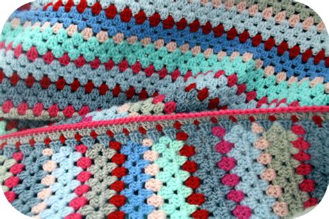 Granny Stripe Edging A Tutorial Happy In Red