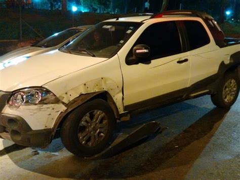 G1 Homem Rouba Carro E Bate Em Outros 2 Veículos Durante Fuga Em