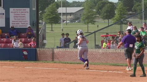 Maxs Moment Lady Lyons Wynn Gets Just Enough For Two Run Shot