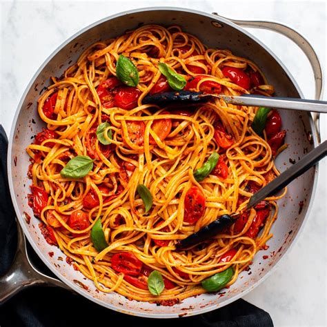 Spicy Tomato Basil Pasta | Only 20 Minutes! - From My Bowl
